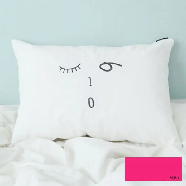 [마치앤어거스트] 표정자수 베개 오전9시, 핫핑크