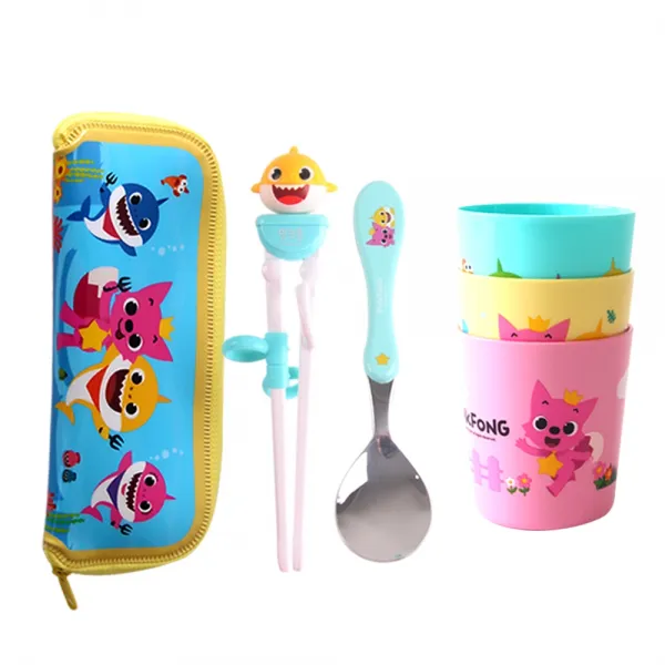 아이조움 핑크퐁 아기상어 입체젓가락세트 + 핑크퐁 미니컵 3p 혼합 색상 1세트