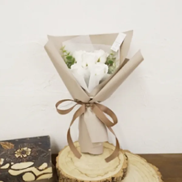 비바니스튜디오 조화 20송이 비누 꽃다발 화이트
