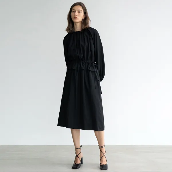 구아슈 20FW DRAWSTRING WAIST MIDI 드레스