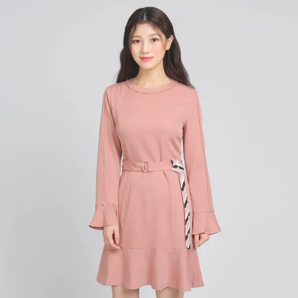 로엠 NC중앙로점 격식용 플레어 원피스