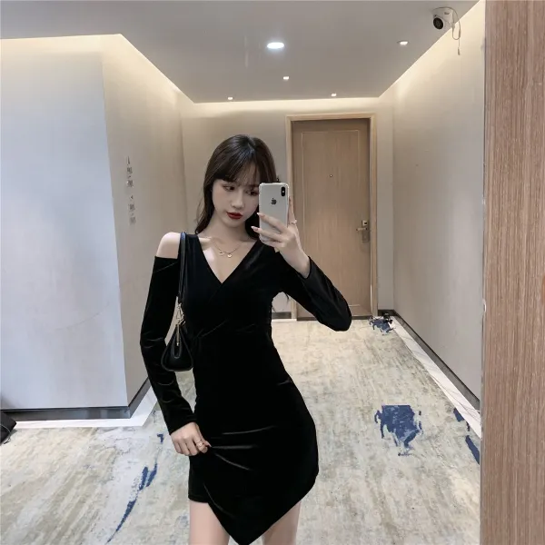 유니팡 블랙브이넥원피스 언발 오프숄더 어깨트임 금융 겨울 가을 옷 여성 나이트클럽 룩 섹시