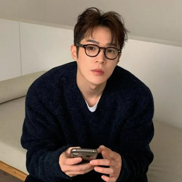 자외선차단 시력보호 안경 이제훈 김현우 패션 아넬형 명품 뿔테 남자 안경테