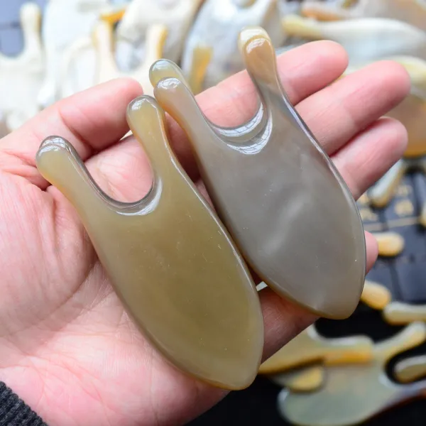 황소 뿔 광면 눈 긁다 노란 꽃 색깔 새기지 않다 무늬 미무기 노란 코 긁다 조각 안마기 천연재 코 긁다, 너비 3.7* 길이 8* 구멍 간격 1.8CM