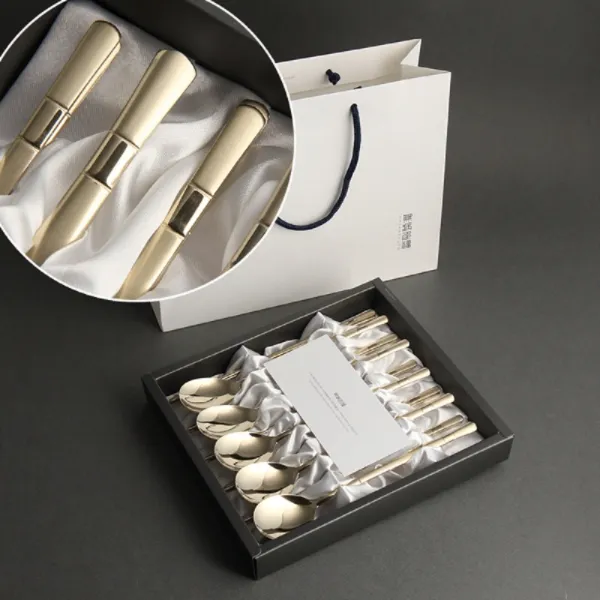 인스푼 티타늄 골드 수저 세트 5인용 5p 고급 명품 예쁜 숟가락 젓가락 무병다복 사군자 뱀부 대나무 결혼식 답례품 품질보증서 명절 외국인 선물 쇼핑백증정 건강과 행복을바라는마음 인연이오랫동안이어지길바라는마음 뱀부 竹 티타늄 골드 5p 5인용 +종이케이스 1set