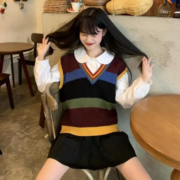 여성 가을 겨울 코디 상하셋트실제 샷 품질 체크 인형 칼라 셔츠 주름 스커트 컬러 스트라이프 조끼 스웨터 세 조각