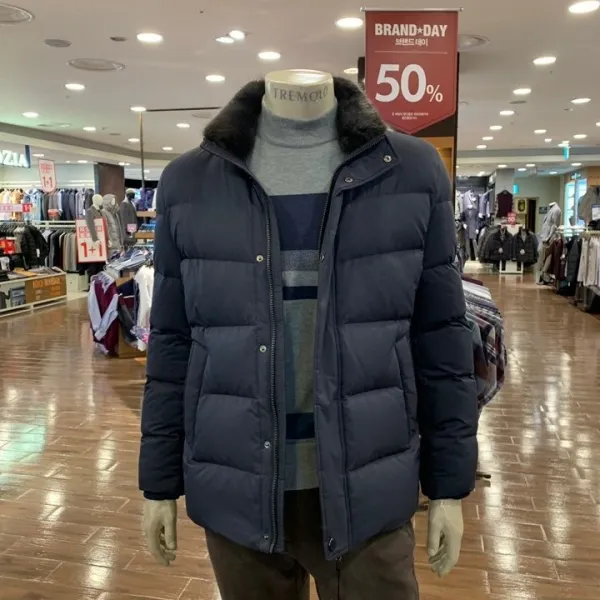 세정 인디안 트레몰로 캐주얼한 젊은 감각이 돋보이는 네이비 거위털 구스 다운 패딩 점퍼