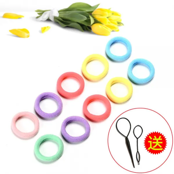 한 살 남짓 한 여자 아이 가 머리 를 동 여 매 고 고무줄 을 동 여 매 고 있 는 고무줄 머리 끈 소녀 는 다 치지 않 습 니 다. 머리 끈 작은 소녀 는 헤 어 밴드 를 묶 고 있 습 니 다. 귀여운 Sn3681 봄 색 100 개의 프린트 Kt 박스 입 니 다.