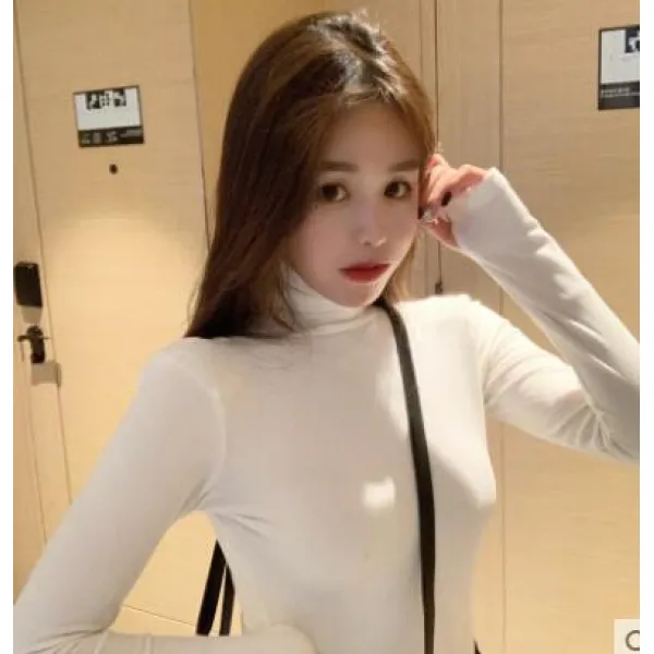 날씬해 보이는 서구적인 스타일을 가리킨 순색 융 두툼한 패드 폴라 이너 탑 여