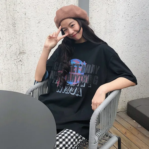 가오리면 앤티크 소녀초화 sec 반팔 티여자를 돕다