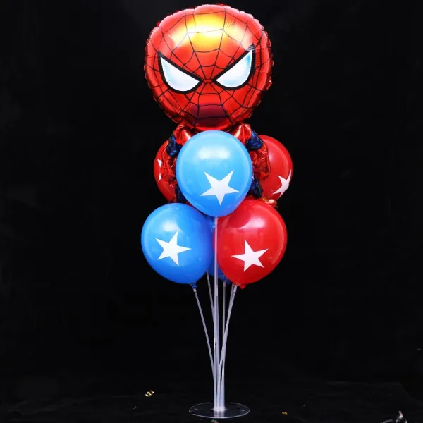 씨앤디 캐릭터 무대 플로어 주장 풍선 진열함 생일 장면 배치 디저트 분장하여 식사하다, 맨 테이블 플로어