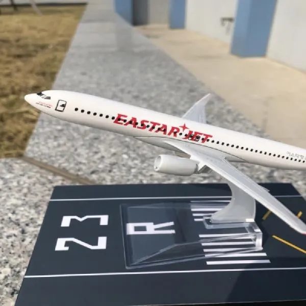 Nubitel_주 누비텔몰_데코용 여객기 이스타 항공 Eastar Jet 합금 모형 항공기모형 비행기모형 수집모형 비행기수집 전투기수집 공군비행기 공군비_주 누비텔레샵_nubi상회 단일상품임