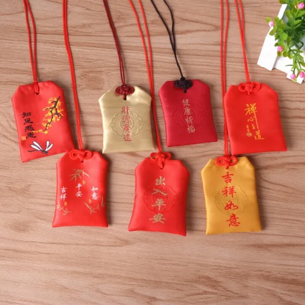 어린이 긴 노끈에 목덜미 모양의 주머니가 달려 있고 작은 향낭 · 향낭 · 디저트 디저트 빨간 주머니가 달려 있다 단일상품