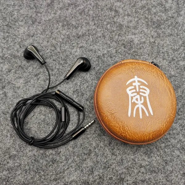 Yiwanb And O 맞춤형 세미 인 헤드폰 프랑스어 럭셔리 휴대 전화 플러그와 마이크 Hifi 사운드 품질 비용 효율적인 정리xgsdfgs 공식 표준 티타늄 합금 + 이어폰 가방