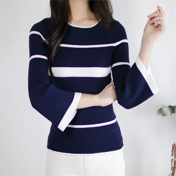 더세컨_레이틀리 더세컨 91108e21 _ 배색 나팔소매 니트 3031900 