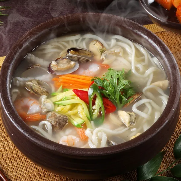 명동칼국수 5인분세트(칼국수면1kg+진한소스5팩), 5인분