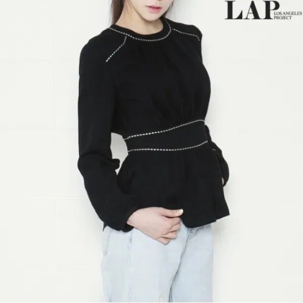 LAP 랩(LAP) made by LAP 셔링 배색 자수 블라우스 AG2WB160