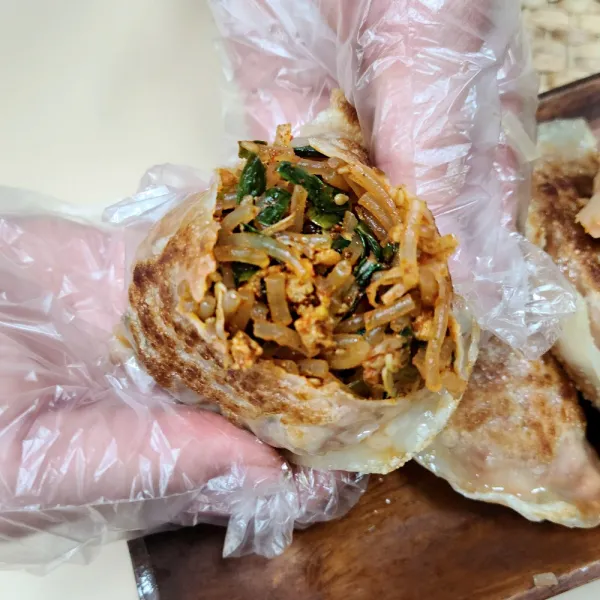 청주 맛집 칭 수제만두 진짜 깻잎맛 붉닭만두 7개, 42g
