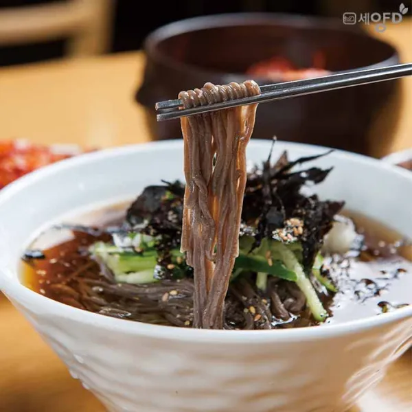 세양푸드 집에서 간편하게 즐길 수 있는 여름별미 메밀국수 명동생메밀면1.4kg+모밀장국350gx7팩 2종 세트, 1개