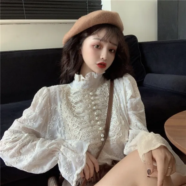 엉뚱한송아지 긴팔 이너셔츠 궁정풍 레이스셔츠 여성 봄가을 이너웨어 디자인 감각 보이핏 볼륨 스윗 부츠컷 소매 와이셔츠