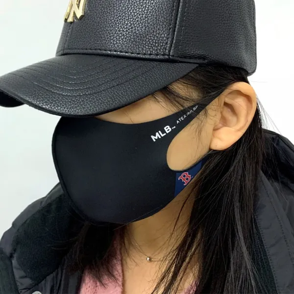 MLB 정품 연예인 공항패션 간절기 마스크