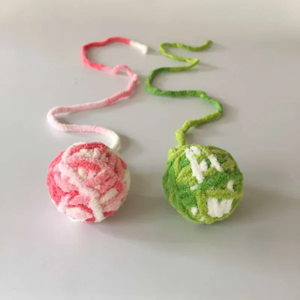 피아이케이9 트릿휠러 고양이 장난감 무지개 색상 뜨개질공 꼬리를 치다 토이 페치게임 뭉치 내포 울리다 구슬 발성을 하고 건딸기 색상 _훔치다 엄버색 （직경이