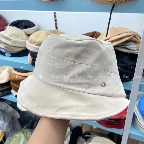 E42 봄 모자챙 깊다 알파벳 어부 모자 한국판 패션 수식 얼굴형 배럴 모자 자외선 차단 대야 모자