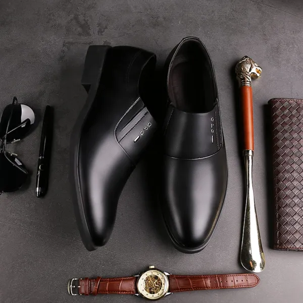 위파인더 가을 남자 신발 끝머리 유행 미끄럼 방지 남자 가죽덧신 비즈니스 정장 구두 한 장 대발