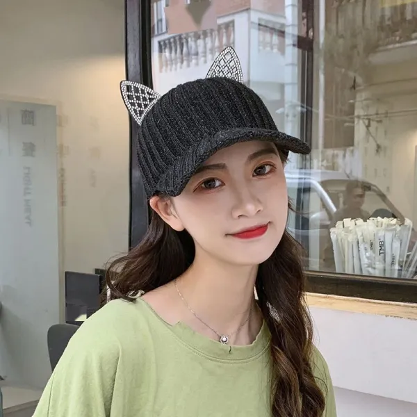 여름 풋풋하다 귀엽다 물 귀 뚫다 야구 모자