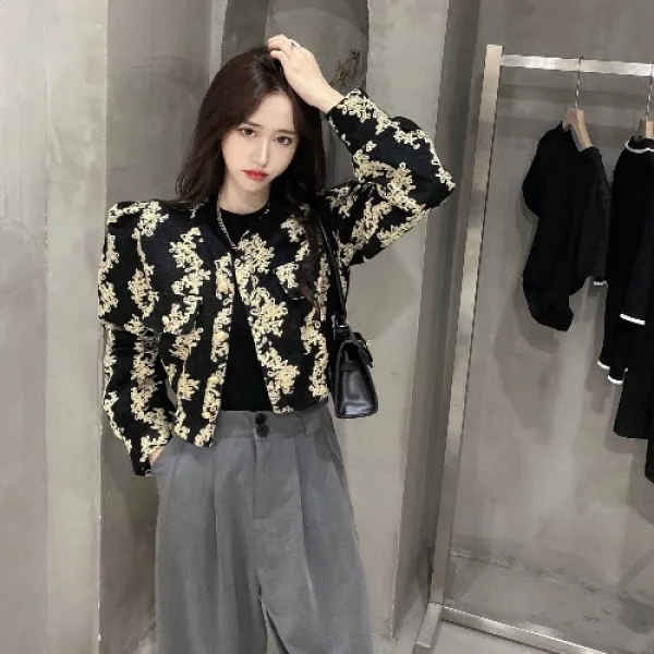 봄가을 클래식 홍콩무드 모직물 털실 후크꽃 싱글 버튼 쇼트 여성