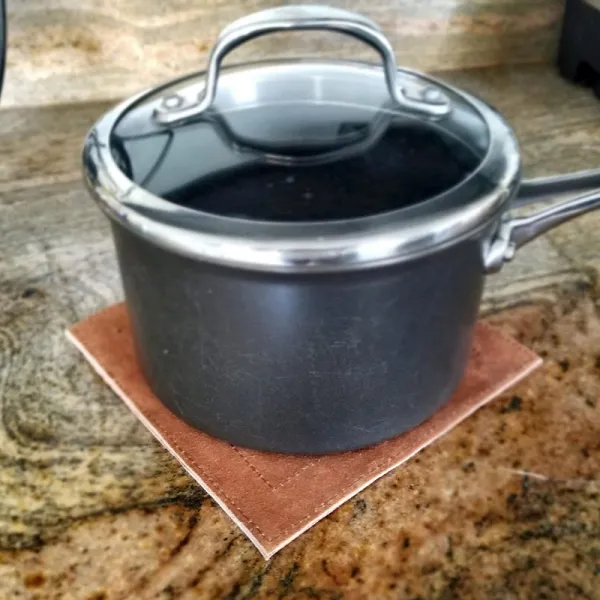 냄비 받침 포쉬 스웨이드 삼발이 오븐 미트 냄비 홀더 2 팩 안주인 / 집들이 선물 Nutmeg 단일옵션