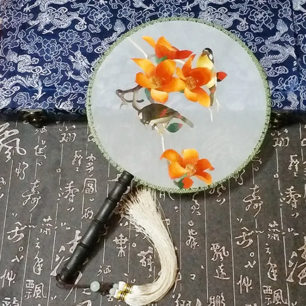 광동 자수 중국풍 광동 특산품 수공예품 특색 선물 고전무용 동그란 자수 단부채 메이 홍색 목화-금함 함유, 단일상품