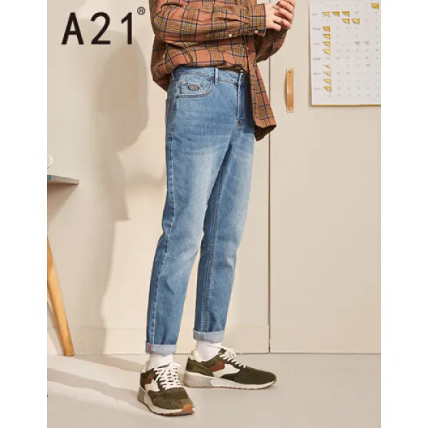 순선상브랜드 A21 추계신 모델 2019 남장 청바지 주머니 자수 밑단골짝 남 R494126(5658)
