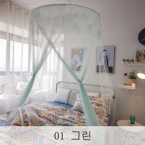 뉴타임즈3 비공개 돔모기장 1.8m 침대의 2인실 사용권자가 1.5m 돔을 올린 후 2m를 설치한다. QH27 A25, 01 그린