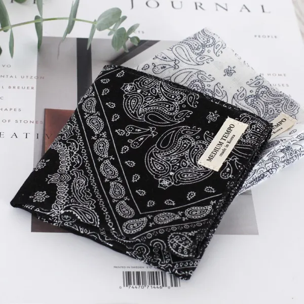 미디엄템포 자유로운 영혼들이 사랑하는 페이즐리 손수건 