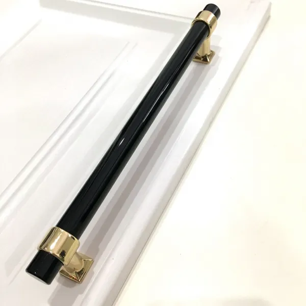 Qdy 조정 가능한 피치를 가진 까만 아크릴 부엌 문 내각 손잡이 잡아 당기기 손잡이 금 228mm