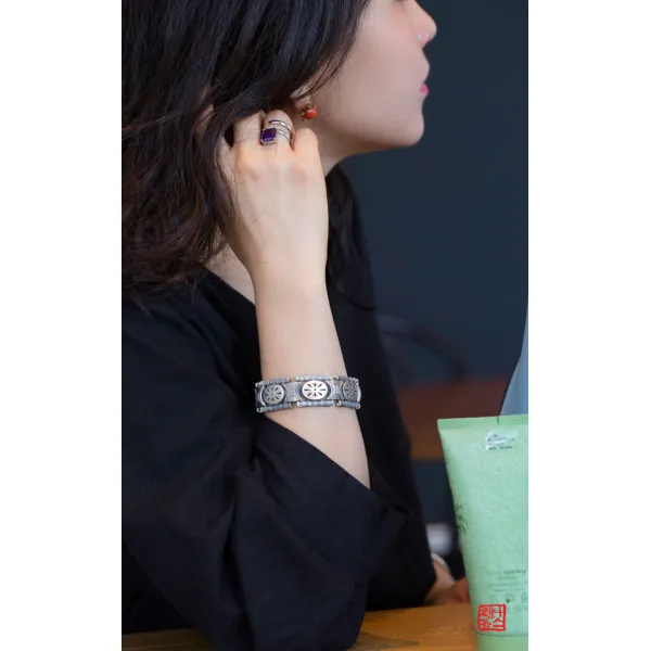 [나스첸카] 디자인이 정직하다 [실버 수공예 은팔찌]