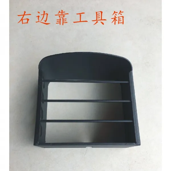 헌 성 도 는 뉴 소스 휠 굴착기 먼 산 흠 하오 뢰 도 부품 앞 에 전조등 보호 막 검은색 충돌 방지 철망 오른쪽 에 공구 상자 로 전환 된다.