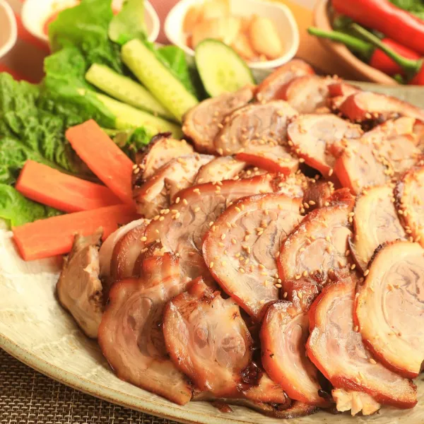 김서방껍데기형제들 국내산 족발 600g + 껍데기 편육 200g 3500원 1팩