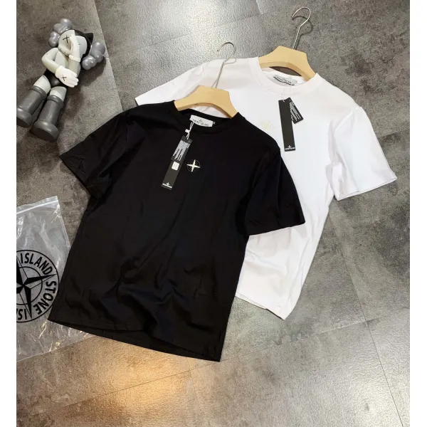 스톤아일랜드 돌섬 2020년 봄여름 클래식 로고 자수 커플 반팔 티 C046, black