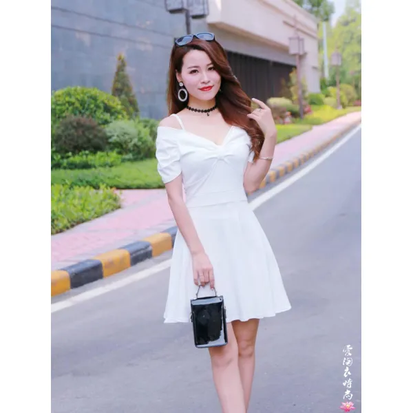 헬프올 섹시홀복원 야간공연 여성의류 슬림핏 나이트클럽 로우컷 원피스 여름 바 누이동생 배가리기 짧은