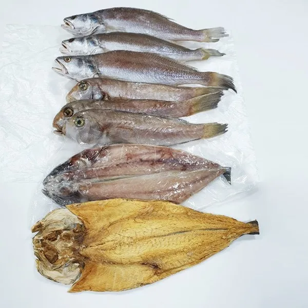 갯마을 1번 제수용품 4종세트 제주 통옥돔 반건조 3마리(마리당 200-250g) 통민어조기반건조 3마리(마리당340-350g) 용대리황태포1마리(40~45cm) 대자고등어 1마리(380-400g), 1개, 제수용품세트