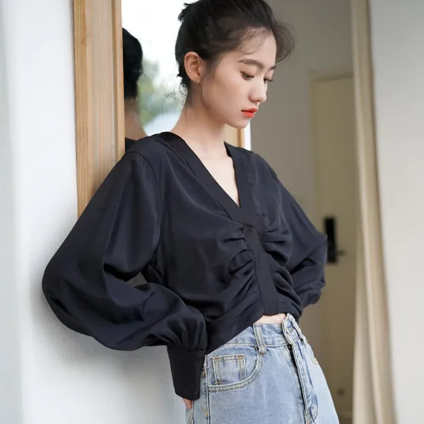 위파인더 이른 봄 분위기의 브이넥 쇼트 범 여 긴 팔 혼방 셔츠에도 어울리는 루즈 맨투맨 셔츠. 이맛살을 피우