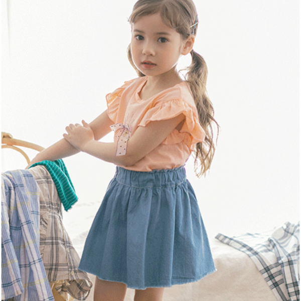 람스트리 철산점 두께감이 얇아서 여름나기 좋은 데님스커트