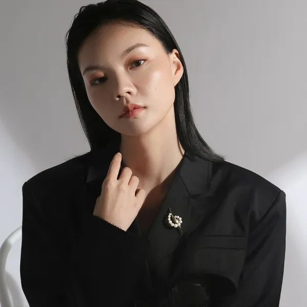 코사지 여자 조울금향 브로치 보이핏 볼륨 디자인 고퀄리티 감응 셋업 액세서리 서류를 작성하다 3129414462