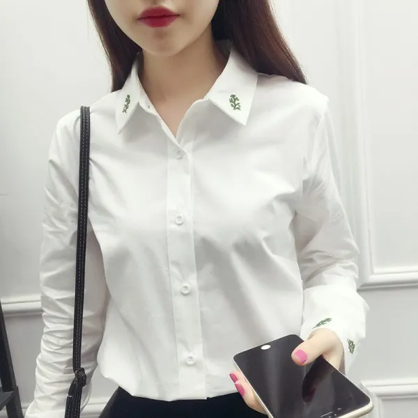 데일리룩 패션 단정한 대학생룩 자수 솔리드 셔츠