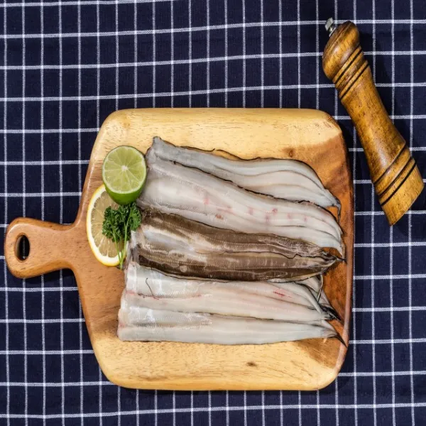 창포식당 캠핑용 손질 바다장어 1kg, 1팩, 1kg(6-8마리)