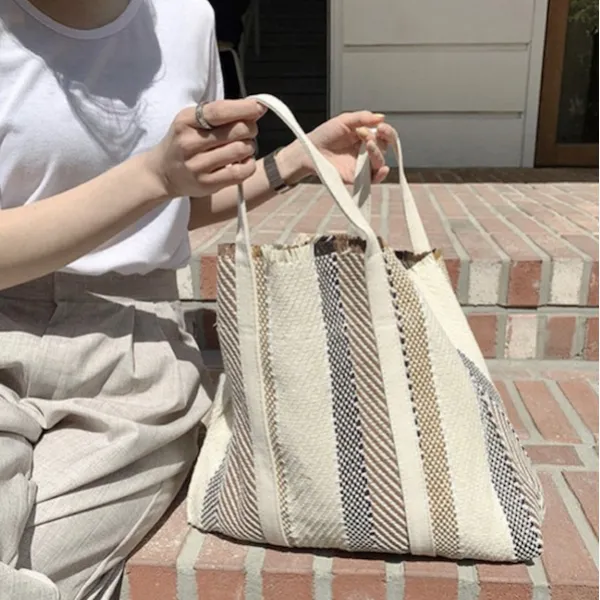 The Blanc 스트라이프 밀짚가방 린넨 에코백