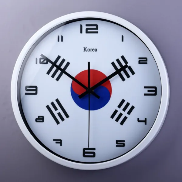 한글 태극기 벽 시계 애국자 용품 한글날 국뽕 아이템 대한민국 건곤감리, 12 인치 + 아라비아 숫자, 화이트 메탈 프레임