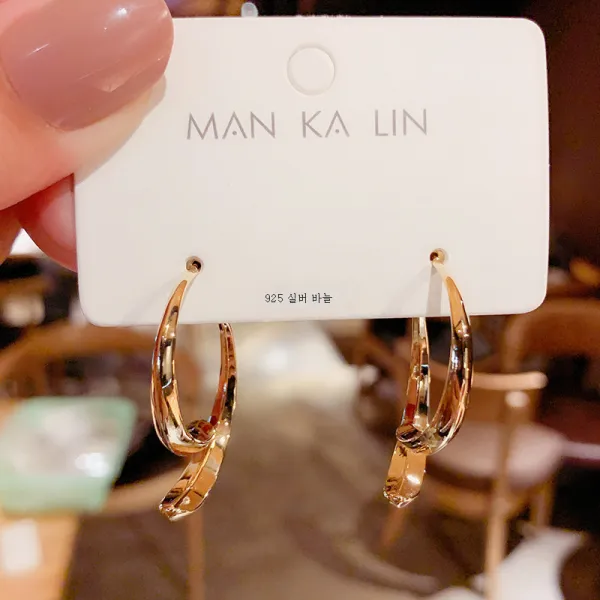 DFMEI 두 패션 모델로 착용한 실버 침에 이어링 심플한 기질 여 걸려 금속 귀걸이입니다. C형 부채꼴